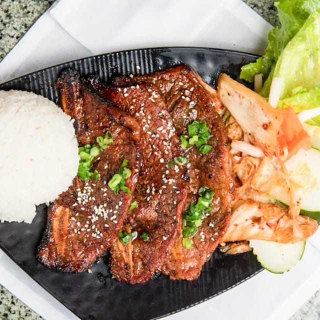 52. Com Suon Bo Dai Han/ Korean BBQ Beef Ribs Rice.