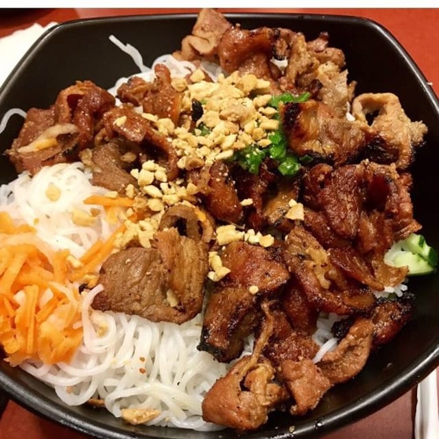 67. Bun Tom Thit Nuong / Grilled Shrimp & Sliced Pork with Rice Vermicelli.